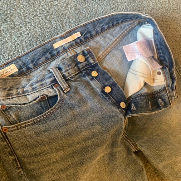 LEVI'S WEDGIE STRAIGHT BUTTON-FLY JEANS - SIZE 30 - Picture 3 of 13